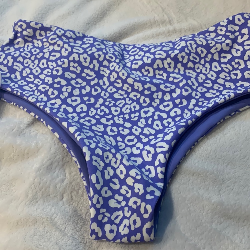 Medium Shark bite bikini bottoms
